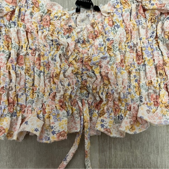 FOREVER 21 PUFF SLEEVES FLORAL CROPPED TOP SIZE US S - Picture 2 of 6